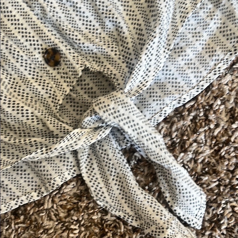 Pattern Button-Down Top - Picture 7 of 10